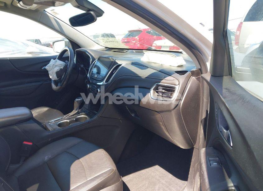 Photo 5 of 2019 Chevrolet Equinox PREMIER (VIN 2GNAXPEX7K6251937)