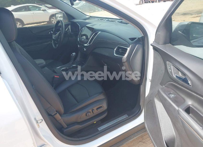 Photo 5 of 2019 Chevrolet Equinox PREMIER (VIN 2GNAXPEX9K6177386)