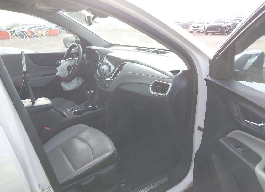 Photo 5 of 2019 Chevrolet Equinox PREMIER (VIN 2GNAXPEX9K6233181)