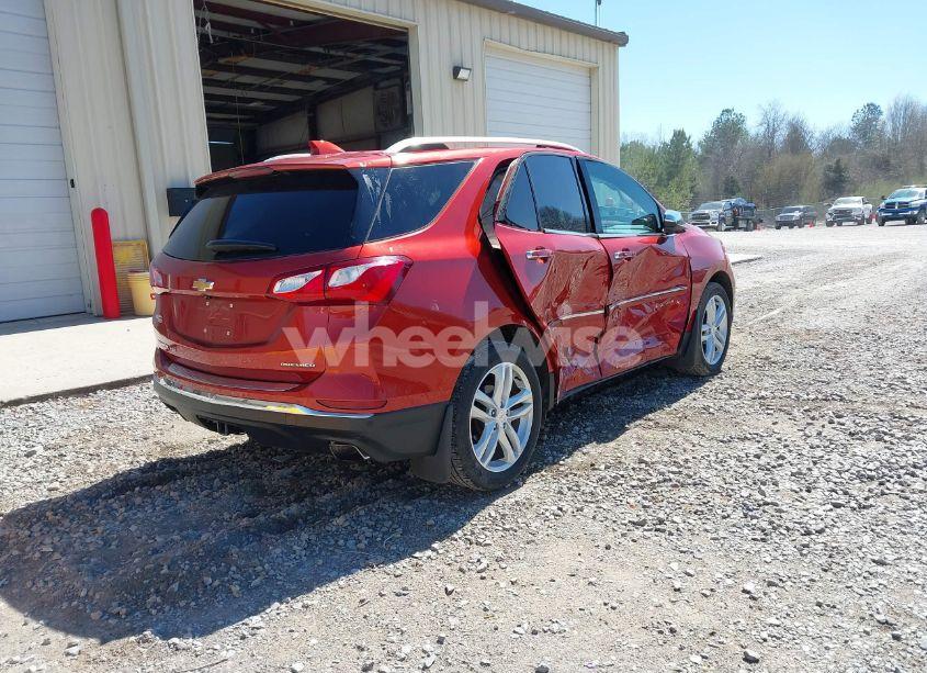 Photo 4 of 2020 Chevrolet Equinox FWD PREMIER 2.0L TURBO (VIN 2GNAXPEXXL6150828)