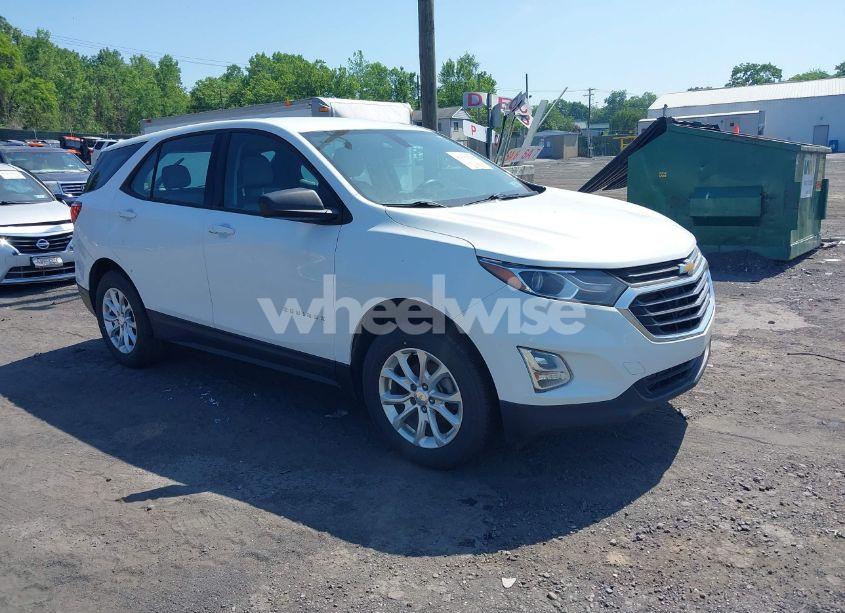 2018 Chevrolet Equinox LS (VIN 2GNAXREV0J6311176) main photo