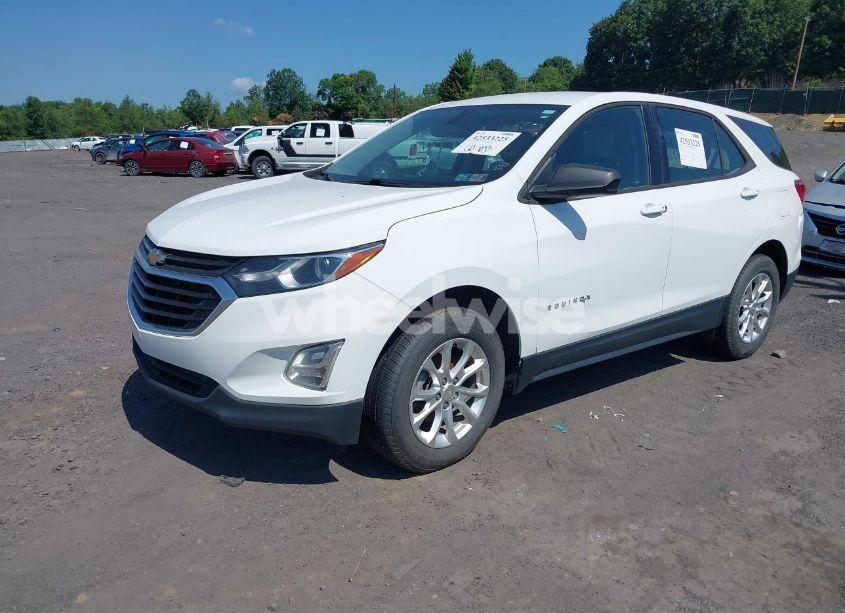 Photo 2 of 2018 Chevrolet Equinox LS (VIN 2GNAXREV0J6311176)