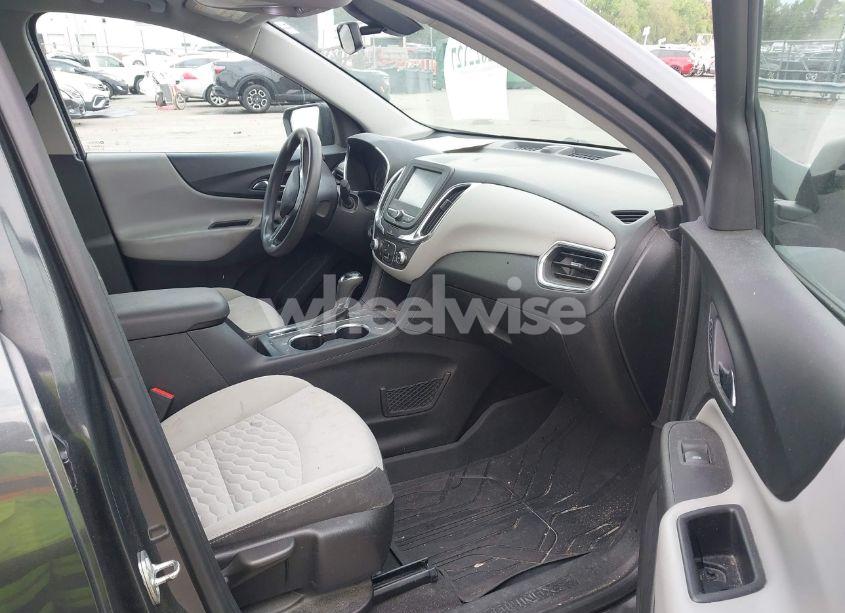 Photo 5 of 2018 Chevrolet Equinox LS (VIN 2GNAXREV2J6252664)