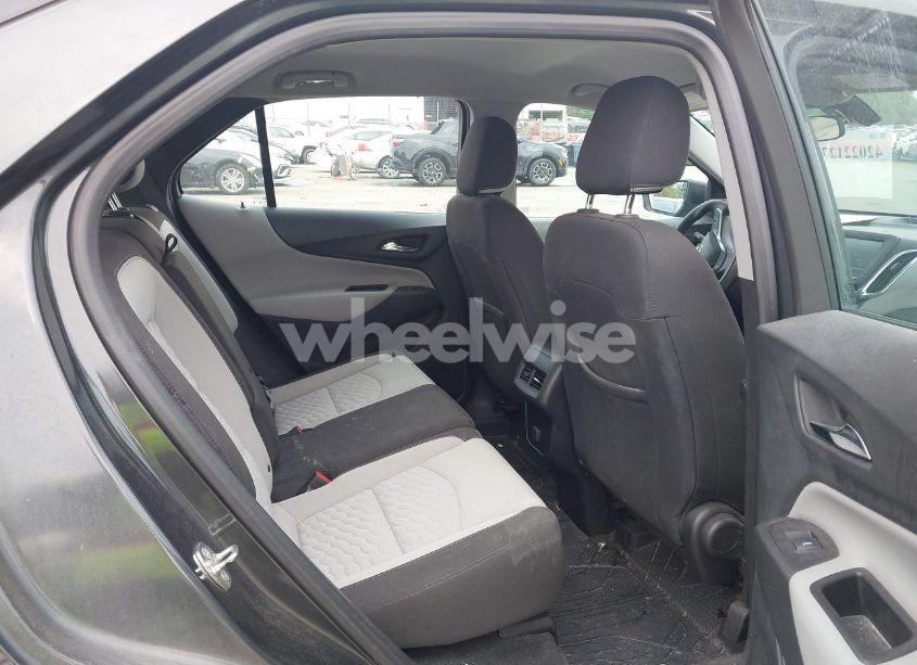 Photo 8 of 2018 Chevrolet Equinox LS (VIN 2GNAXREV2J6252664)