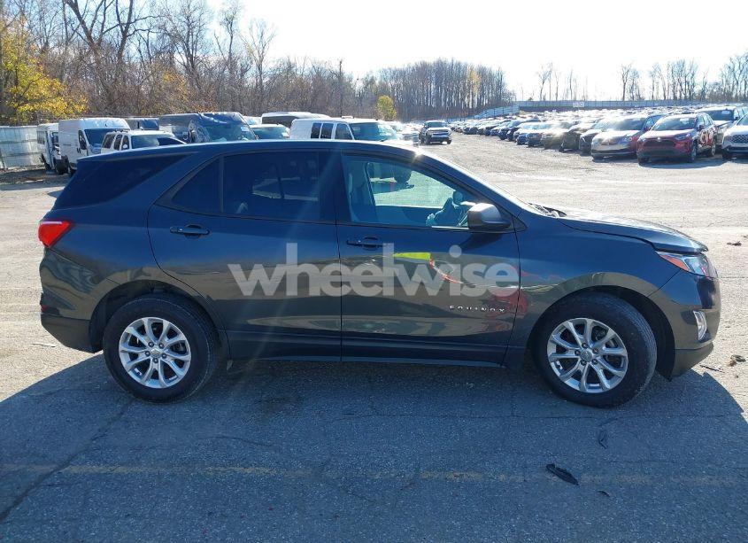 Photo 13 of 2018 Chevrolet Equinox LS (VIN 2GNAXREV2J6287348)