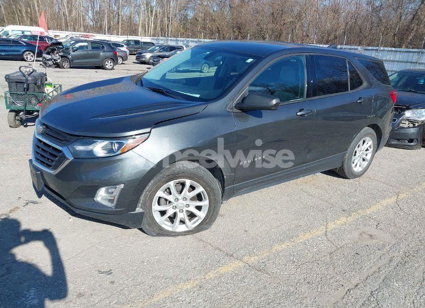 Photo 2 of 2018 Chevrolet Equinox LS (VIN 2GNAXREV2J6287348)