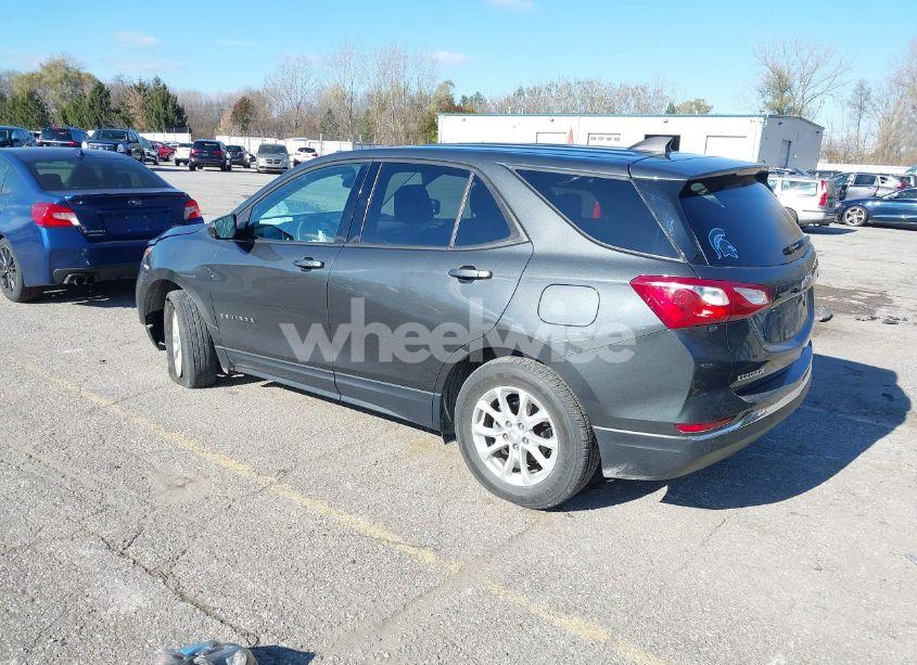 Photo 3 of 2018 Chevrolet Equinox LS (VIN 2GNAXREV2J6287348)