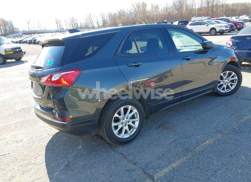 Photo 4 of 2018 Chevrolet Equinox LS (VIN 2GNAXREV2J6287348)