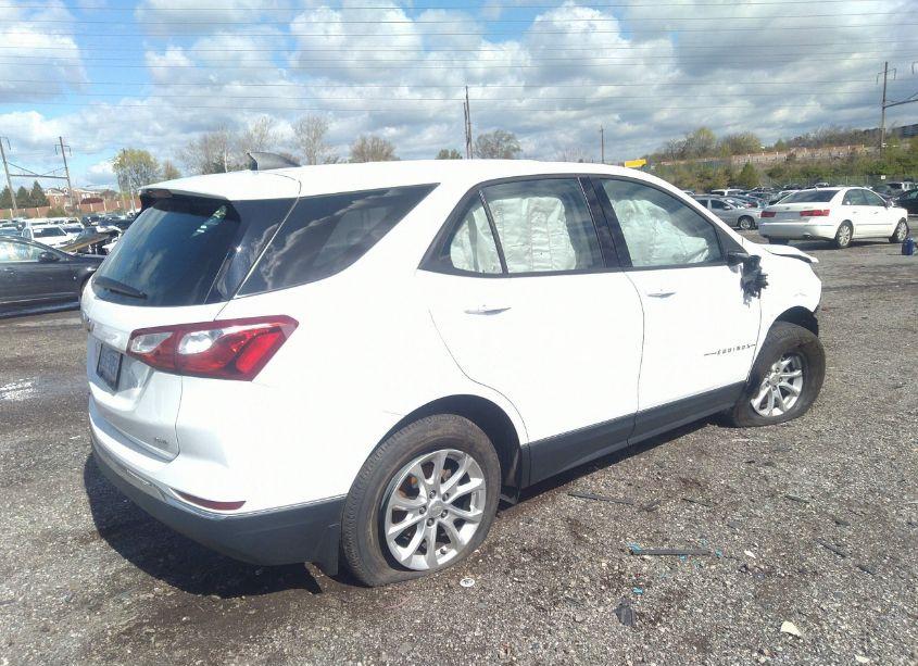 Photo 4 of 2018 Chevrolet Equinox LS (VIN 2GNAXREV2J6291612)