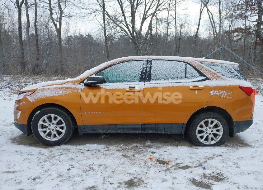 Photo 14 of 2018 Chevrolet Equinox LS (VIN 2GNAXREV3J6128998)