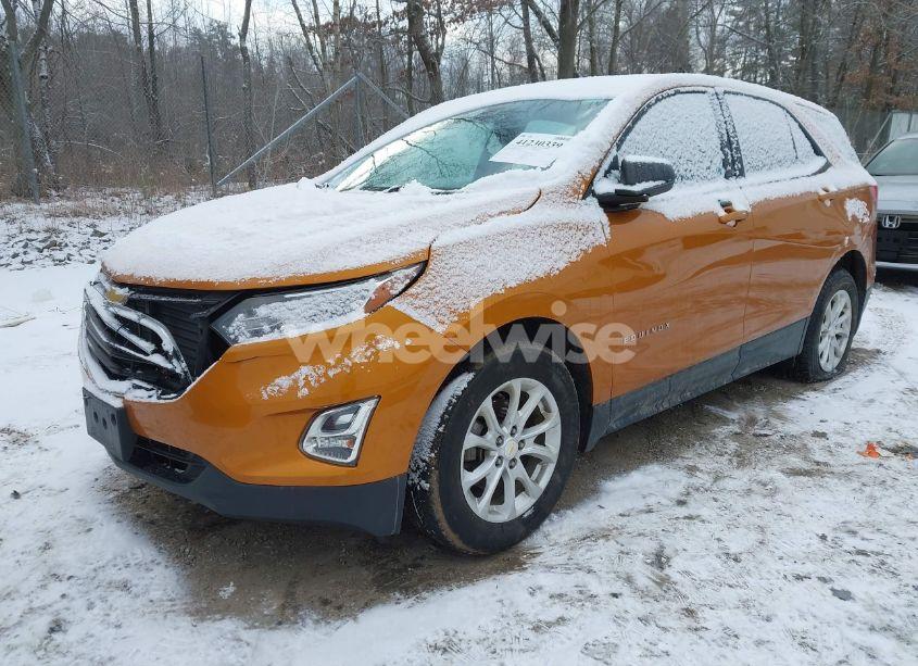 Photo 2 of 2018 Chevrolet Equinox LS (VIN 2GNAXREV3J6128998)