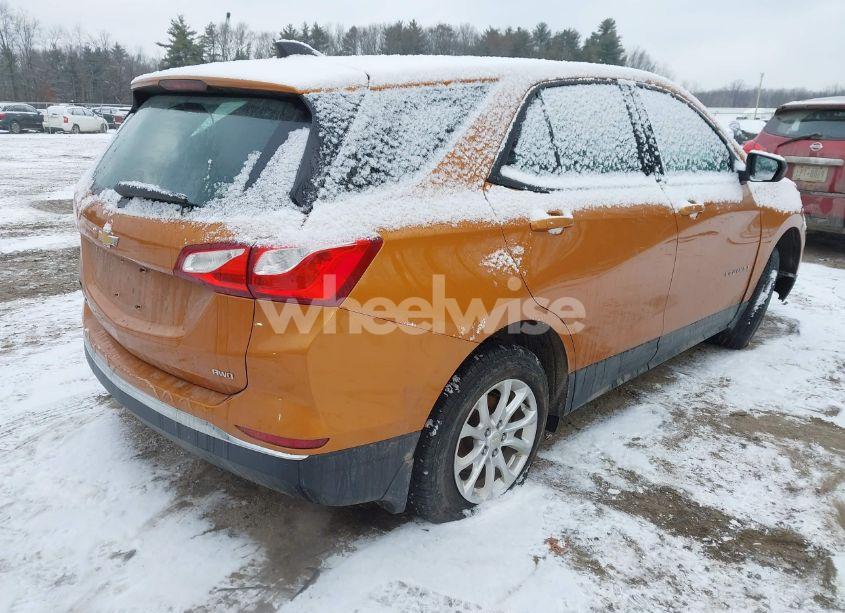 Photo 4 of 2018 Chevrolet Equinox LS (VIN 2GNAXREV3J6128998)