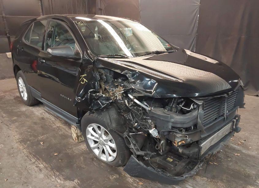 2018 Chevrolet Equinox LS (VIN 2GNAXREV4J6162822) main photo