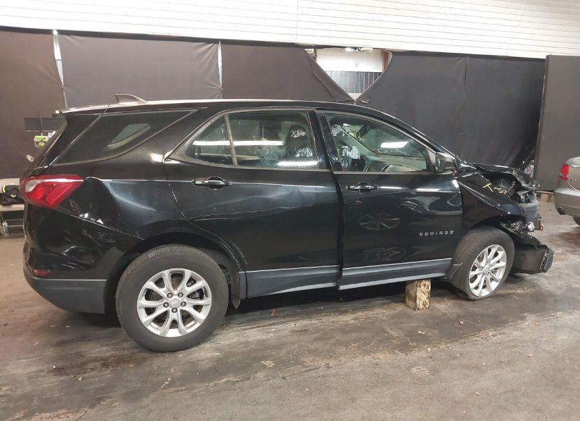 Photo 14 of 2018 Chevrolet Equinox LS (VIN 2GNAXREV4J6162822)