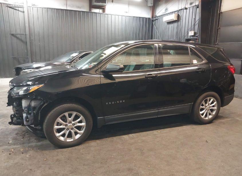 Photo 15 of 2018 Chevrolet Equinox LS (VIN 2GNAXREV4J6162822)