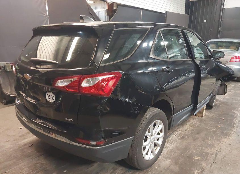 Photo 4 of 2018 Chevrolet Equinox LS (VIN 2GNAXREV4J6162822)