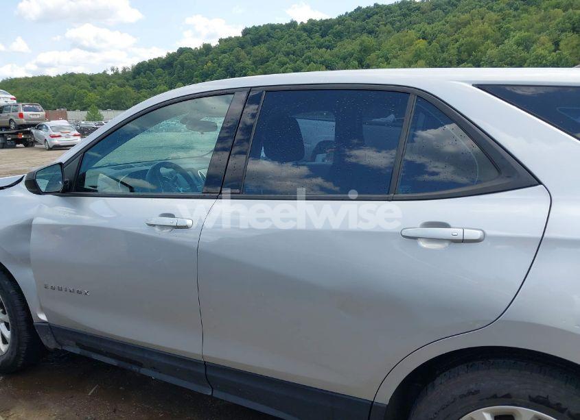 Photo 14 of 2018 Chevrolet Equinox LS (VIN 2GNAXREV4J6195805)