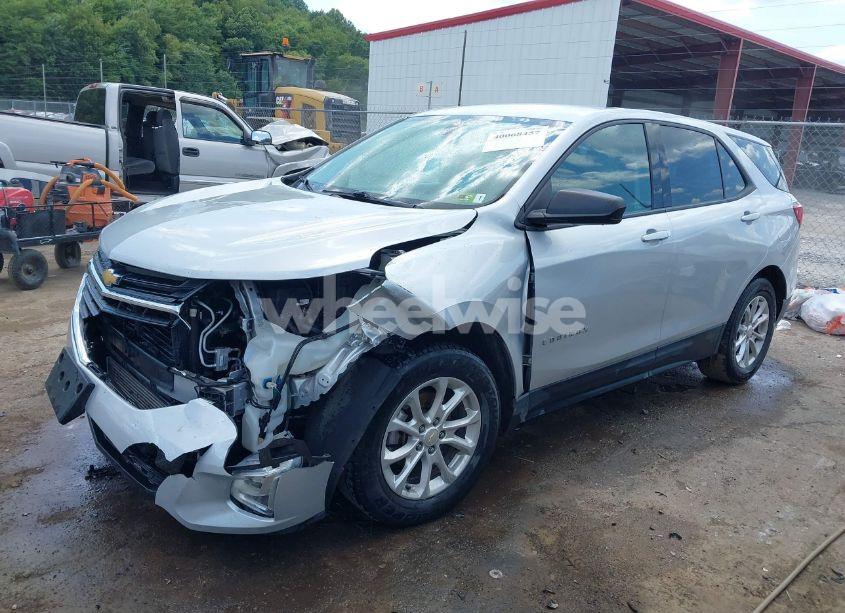 Photo 2 of 2018 Chevrolet Equinox LS (VIN 2GNAXREV4J6195805)