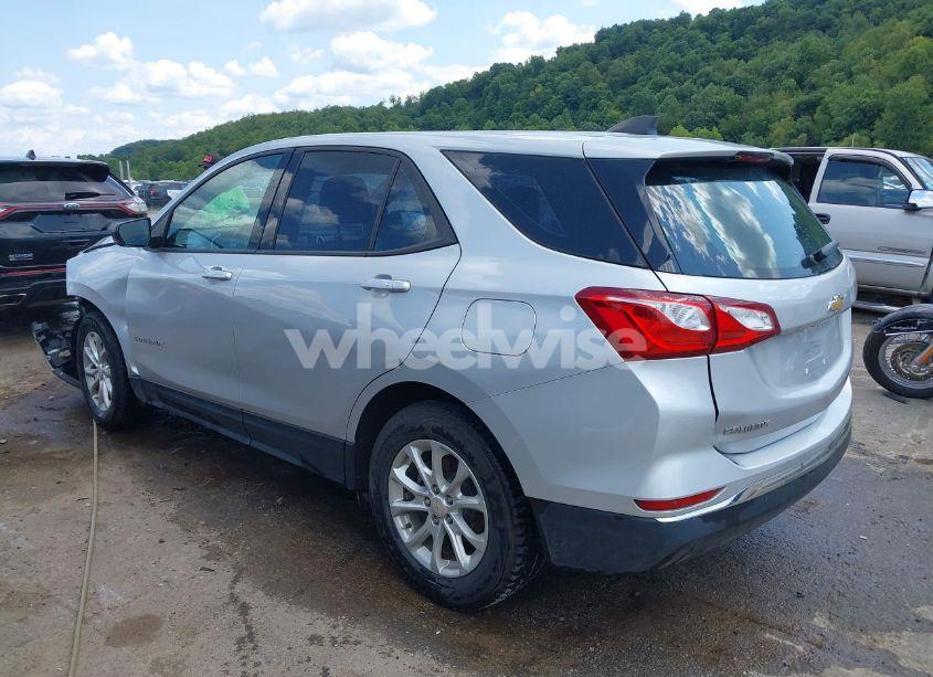 Photo 3 of 2018 Chevrolet Equinox LS (VIN 2GNAXREV4J6195805)