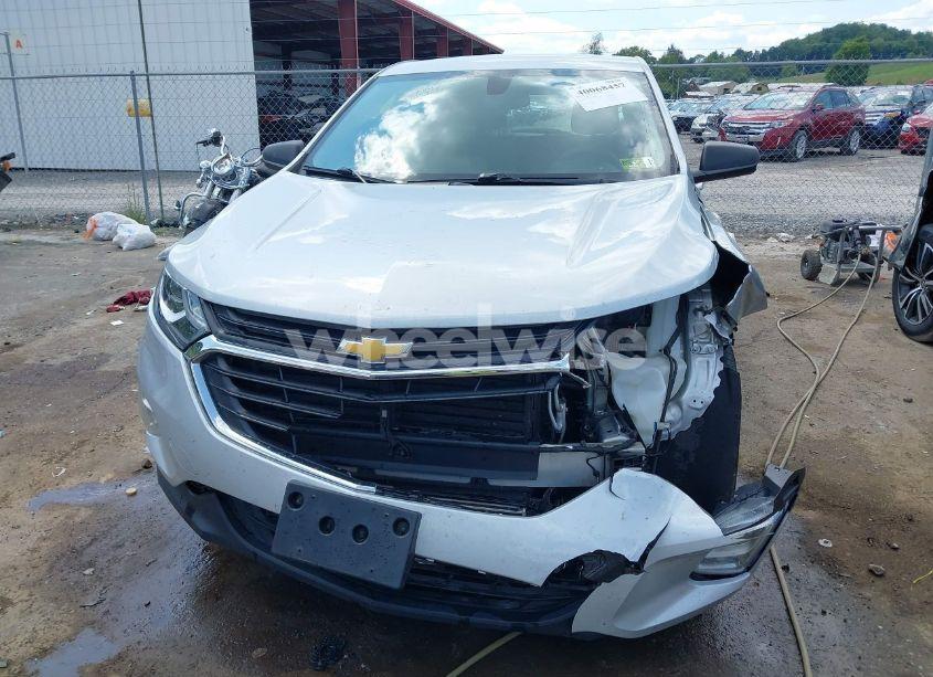 Photo 6 of 2018 Chevrolet Equinox LS (VIN 2GNAXREV4J6195805)