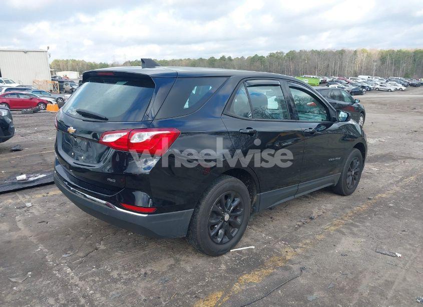 Photo 4 of 2018 Chevrolet Equinox LS (VIN 2GNAXREV5J6236295)