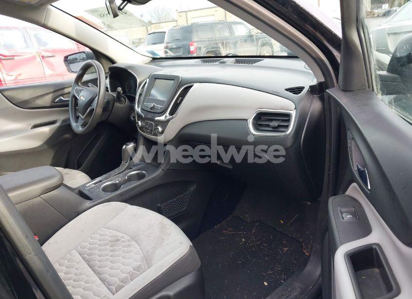 Photo 5 of 2018 Chevrolet Equinox LS (VIN 2GNAXREV5J6322951)