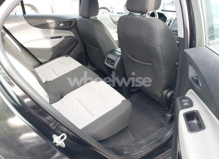 Photo 8 of 2018 Chevrolet Equinox LS (VIN 2GNAXREV5J6322951)