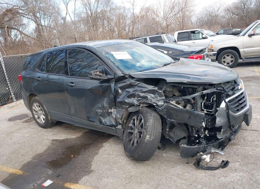 Photo 13 of 2018 Chevrolet Equinox LS (VIN 2GNAXREV5J6340687)