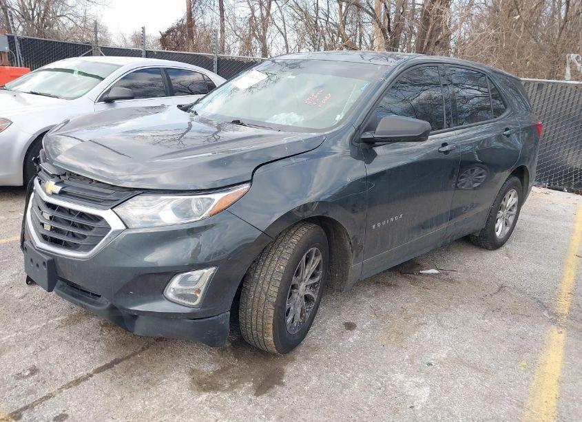 Photo 2 of 2018 Chevrolet Equinox LS (VIN 2GNAXREV5J6340687)