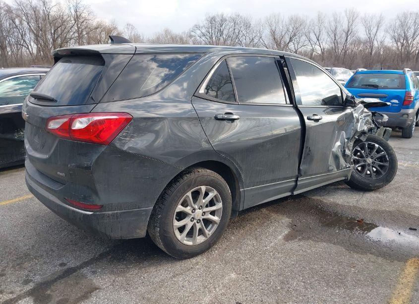 Photo 4 of 2018 Chevrolet Equinox LS (VIN 2GNAXREV5J6340687)