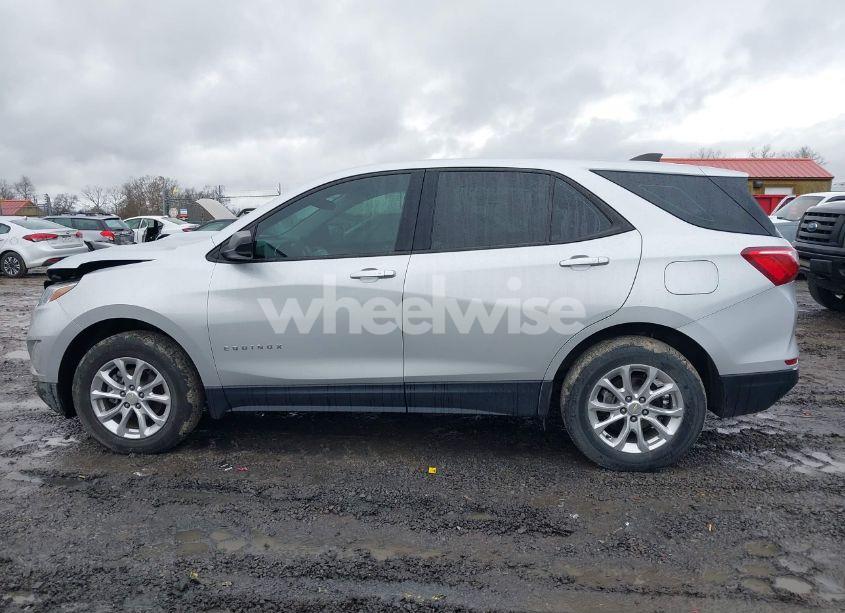 Photo 14 of 2018 Chevrolet Equinox LS (VIN 2GNAXREV9J6125703)
