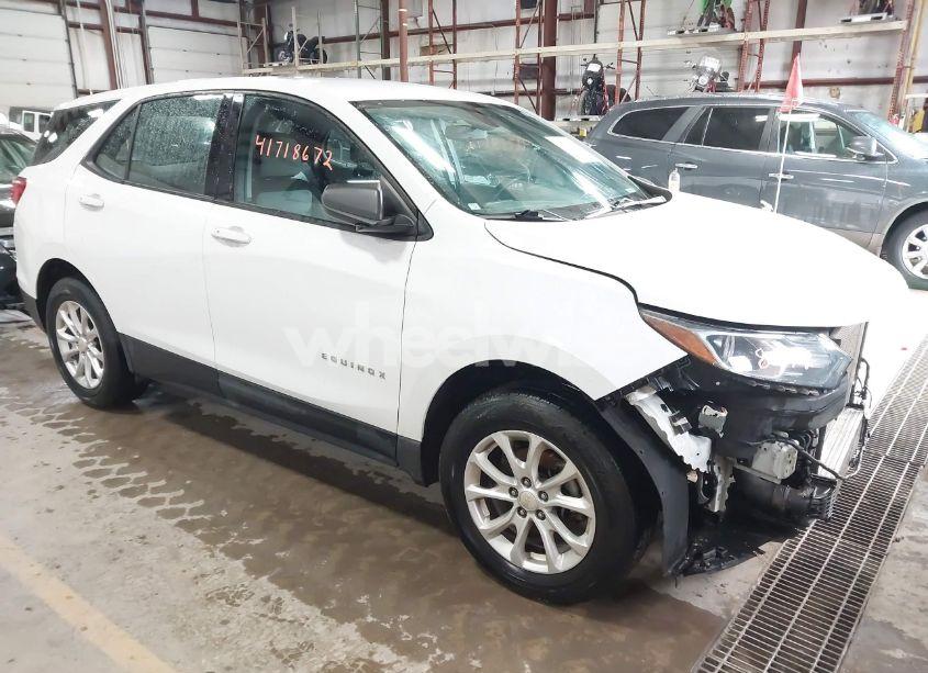 2018 Chevrolet Equinox LS (VIN 2GNAXREV9J6140234) main photo
