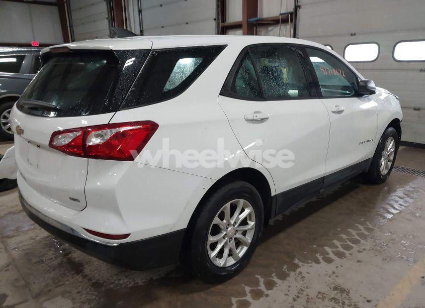 Photo 4 of 2018 Chevrolet Equinox LS (VIN 2GNAXREV9J6140234)