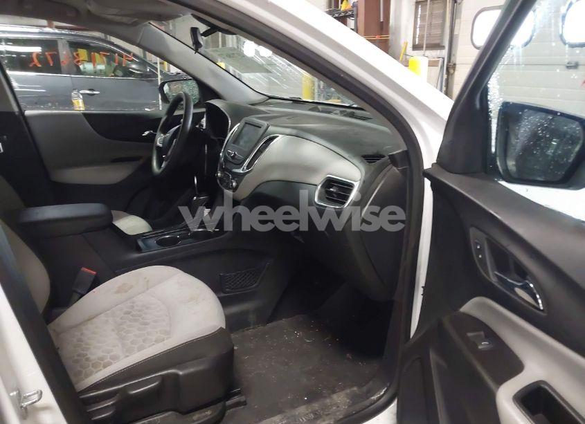 Photo 5 of 2018 Chevrolet Equinox LS (VIN 2GNAXREV9J6140234)