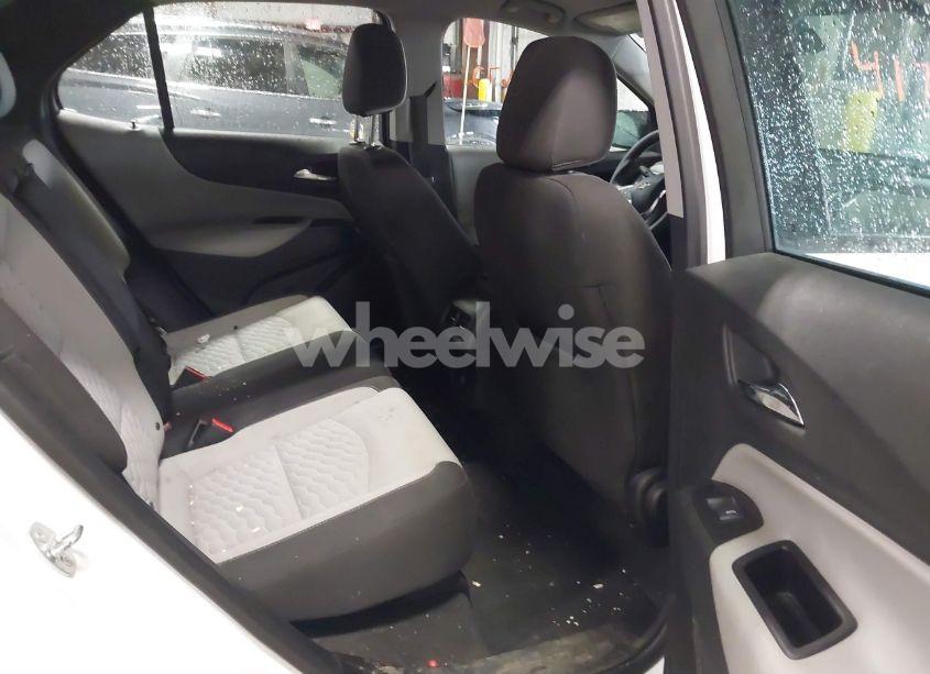 Photo 8 of 2018 Chevrolet Equinox LS (VIN 2GNAXREV9J6140234)