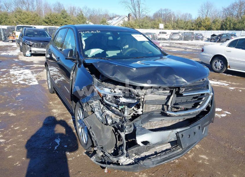 2018 Chevrolet Equinox LS (VIN 2GNAXREV9J6209262) main photo