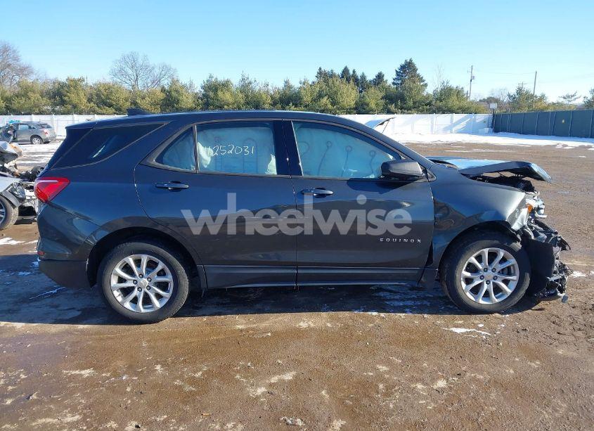 Photo 14 of 2018 Chevrolet Equinox LS (VIN 2GNAXREV9J6209262)