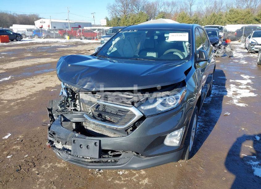 Photo 2 of 2018 Chevrolet Equinox LS (VIN 2GNAXREV9J6209262)