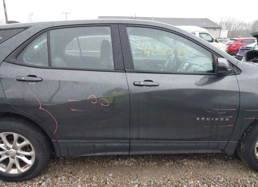 Photo 13 of 2018 Chevrolet Equinox LS (VIN 2GNAXREVXJ6231321)