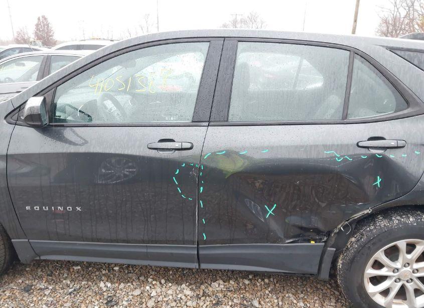 Photo 14 of 2018 Chevrolet Equinox LS (VIN 2GNAXREVXJ6231321)