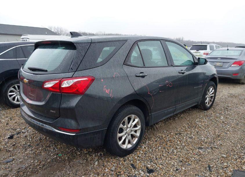 Photo 4 of 2018 Chevrolet Equinox LS (VIN 2GNAXREVXJ6231321)