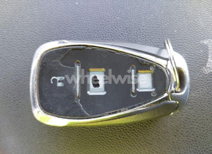 Photo 11 of 2018 Chevrolet Equinox LT (VIN 2GNAXSEV0J6202854)