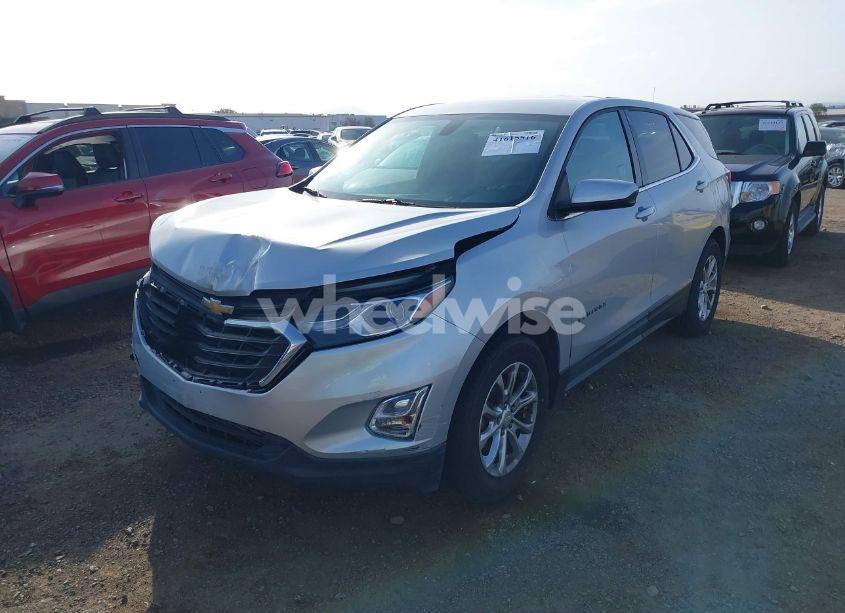 Photo 2 of 2018 Chevrolet Equinox LT (VIN 2GNAXSEV0J6202854)
