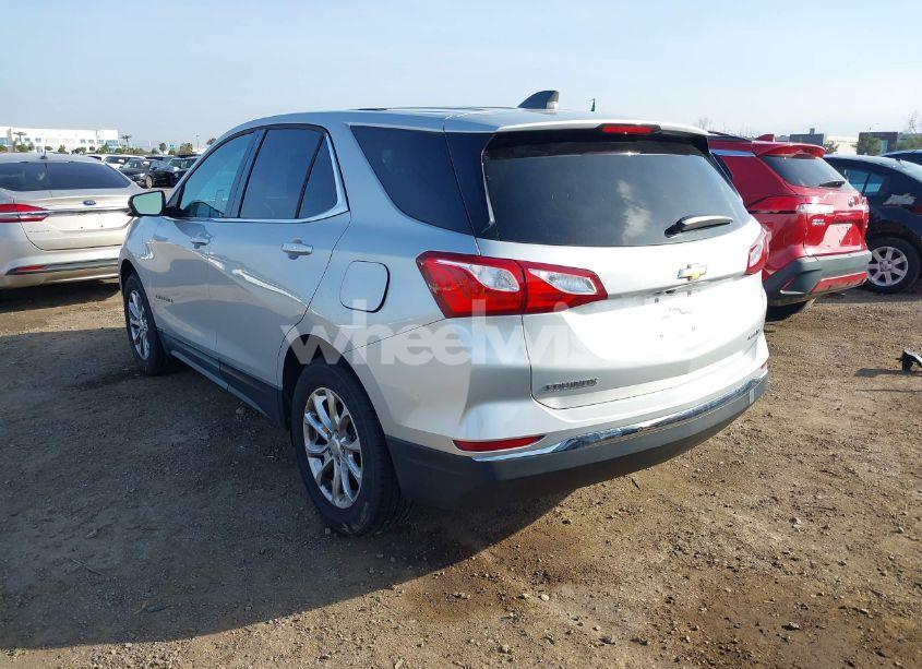 Photo 3 of 2018 Chevrolet Equinox LT (VIN 2GNAXSEV0J6202854)