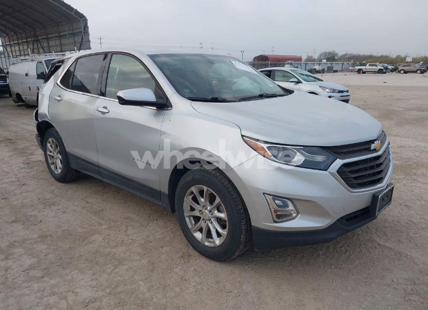 2018 Chevrolet Equinox LT (VIN 2GNAXSEV0J6212946) main photo