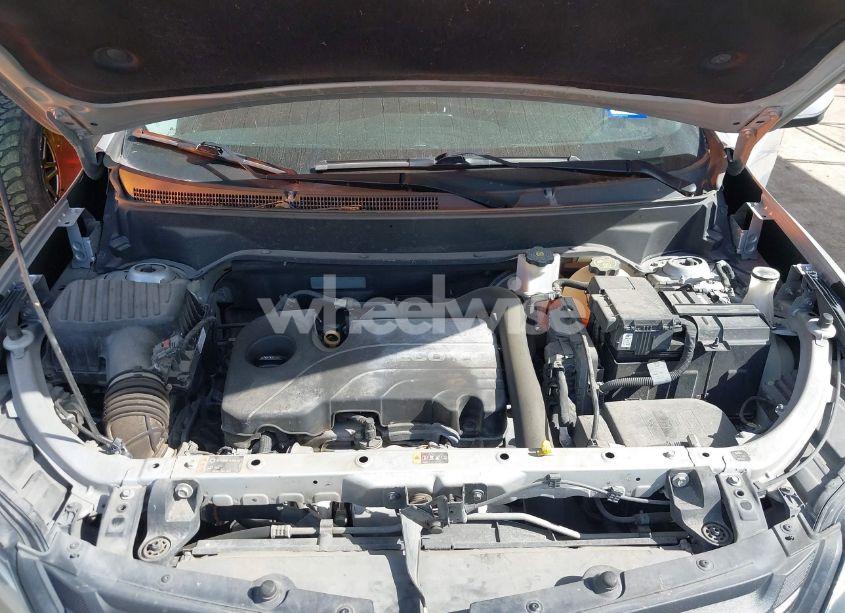 Photo 10 of 2018 Chevrolet Equinox LT (VIN 2GNAXSEV0J6212946)