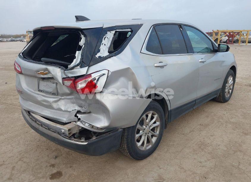 Photo 4 of 2018 Chevrolet Equinox LT (VIN 2GNAXSEV0J6212946)