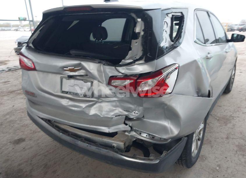 Photo 6 of 2018 Chevrolet Equinox LT (VIN 2GNAXSEV0J6212946)