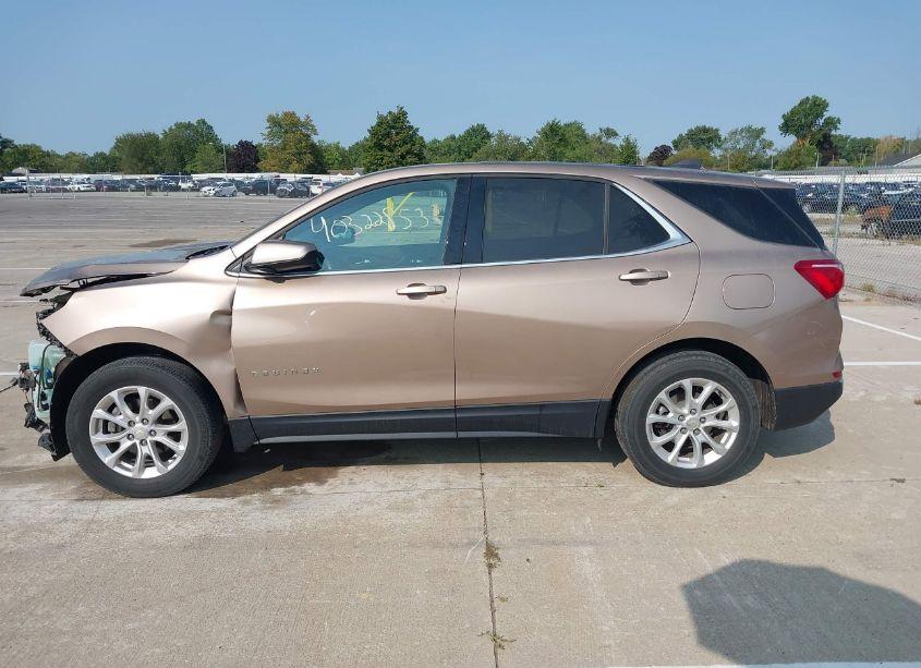 Photo 15 of 2018 Chevrolet Equinox LT (VIN 2GNAXSEV0J6247440)