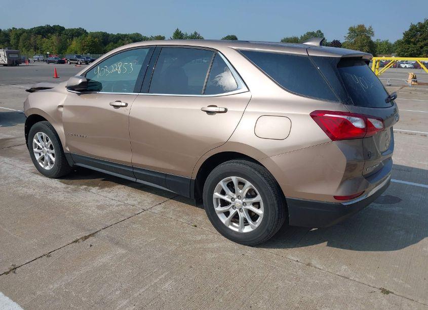 Photo 3 of 2018 Chevrolet Equinox LT (VIN 2GNAXSEV0J6247440)